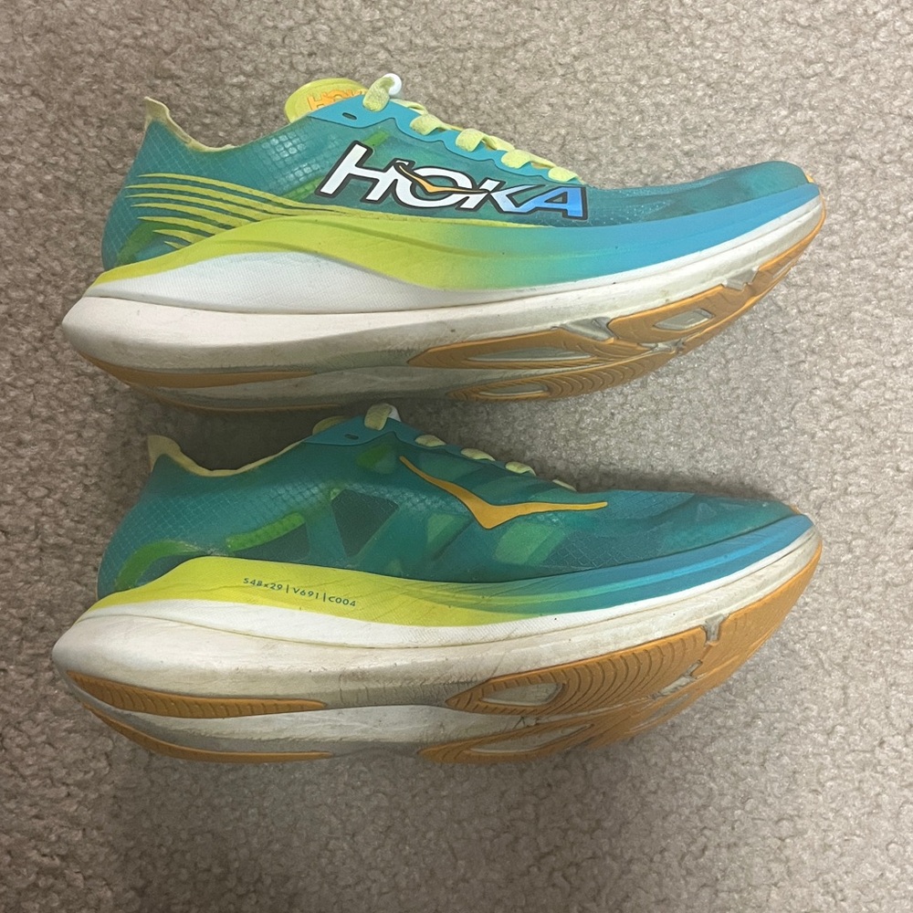 Hoka Rocket X 2 carbon plated running shoes - size 7. - Picture 4 of 8